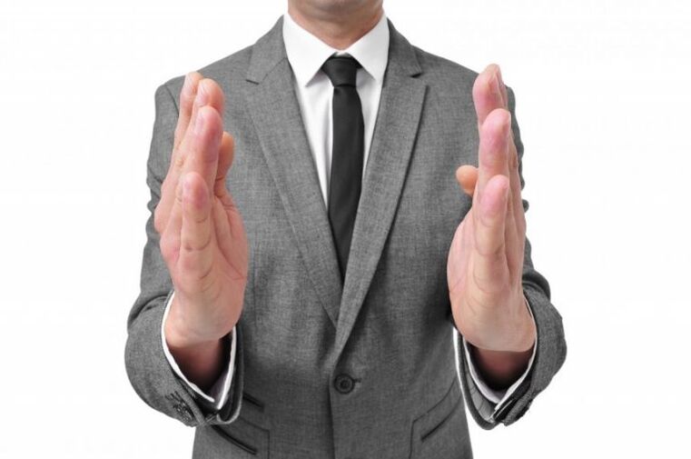 Мужчина хочет увеличить свой пенис